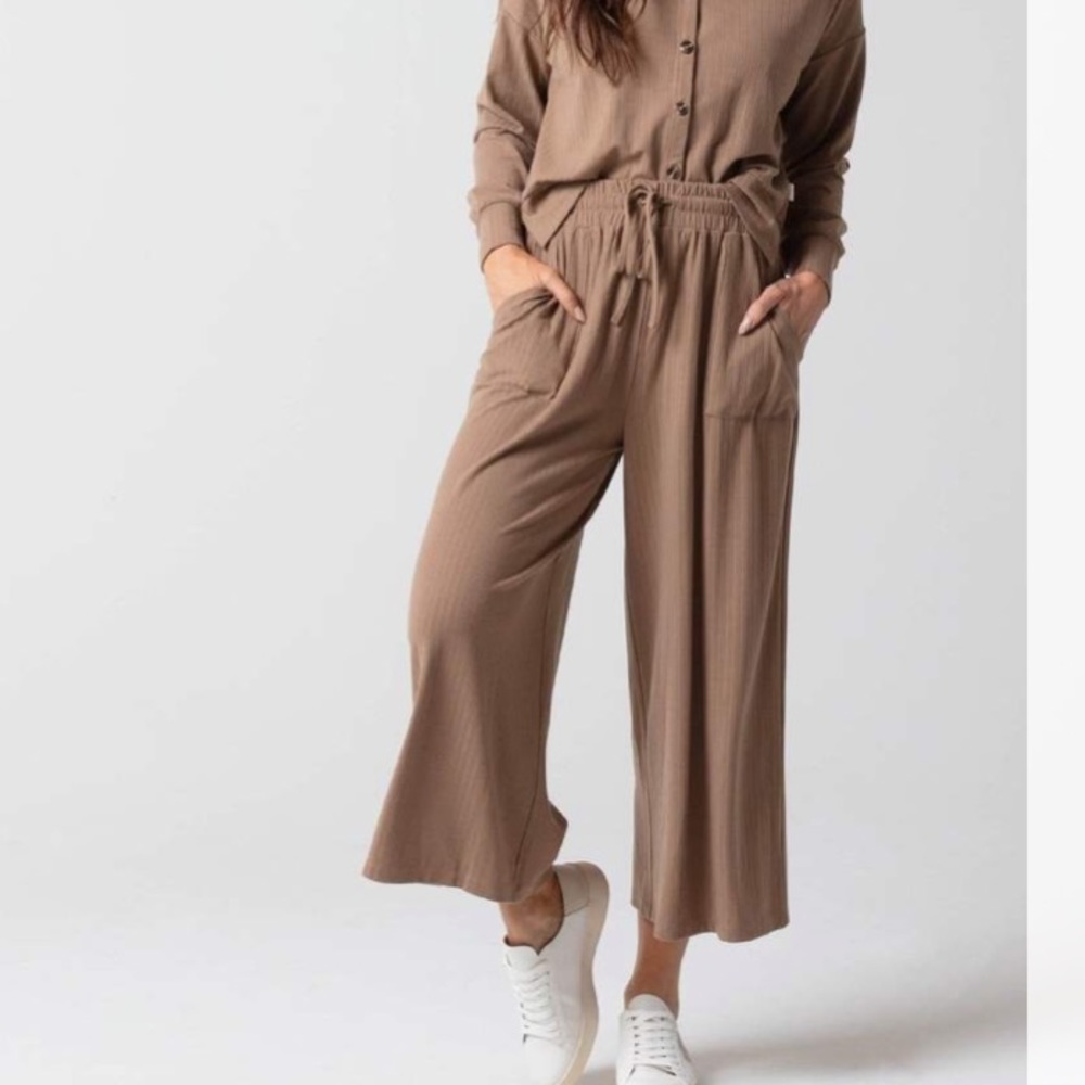 💕NWT DOWNEAST GET SET PANT TAN S***